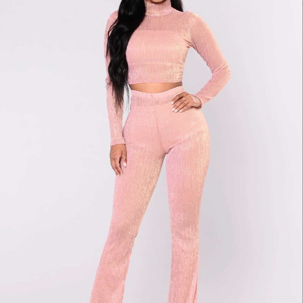 Fashion Nova Pink (Rose Gold) Mettalic Set | Size Medium